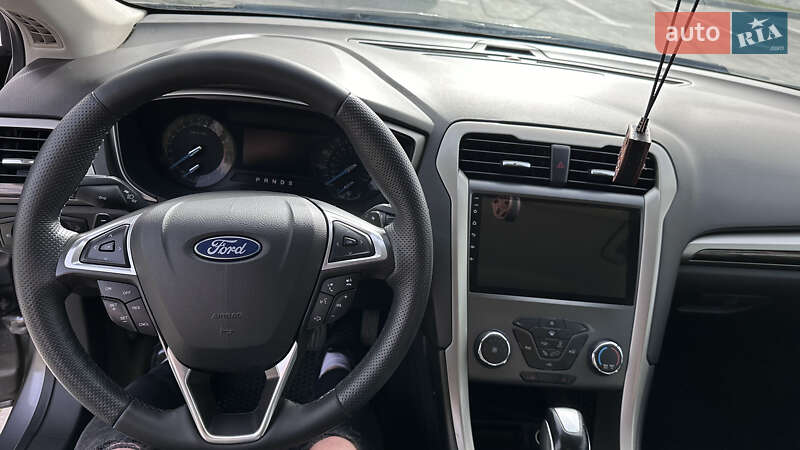 Седан Ford Fusion 2013 в Луцьку