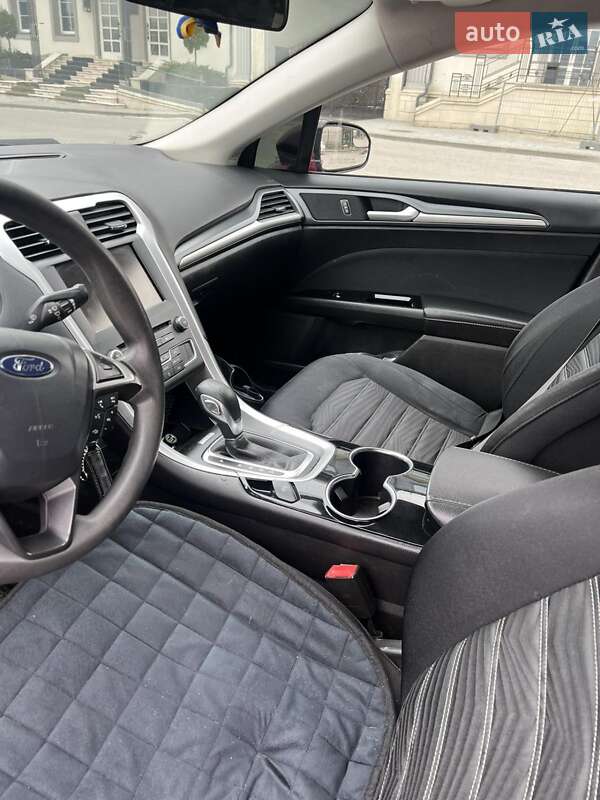 Седан Ford Fusion 2016 в Львові
