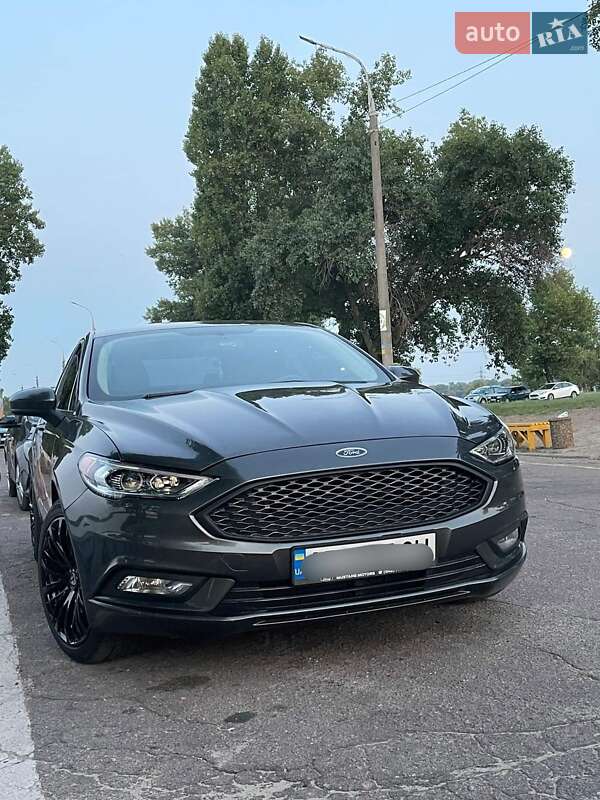 Седан Ford Fusion 2016 в Днепре