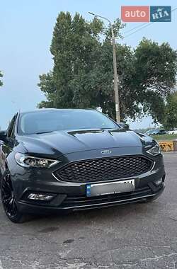 Седан Ford Fusion 2016 в 