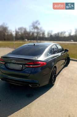 Седан Ford Fusion 2016 в 