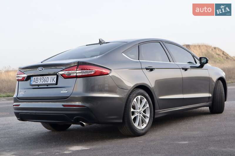 Седан Ford Fusion 2019 в Виннице