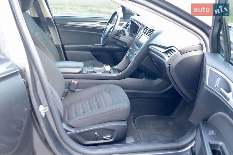 Седан Ford Fusion 2019 в Виннице