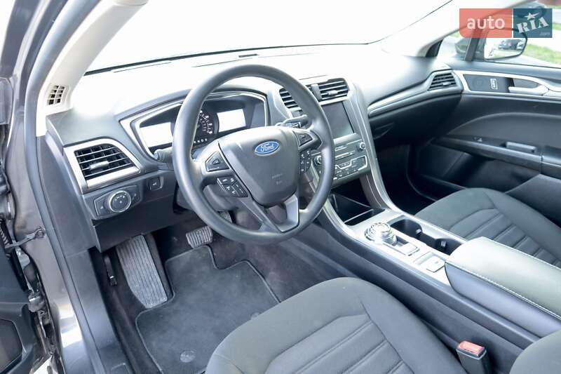 Седан Ford Fusion 2019 в Виннице