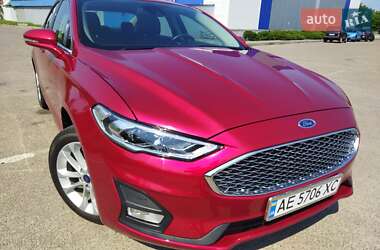 Седан Ford Fusion 2019 в 