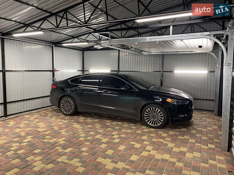 Седан Ford Fusion 2016 в Бершади