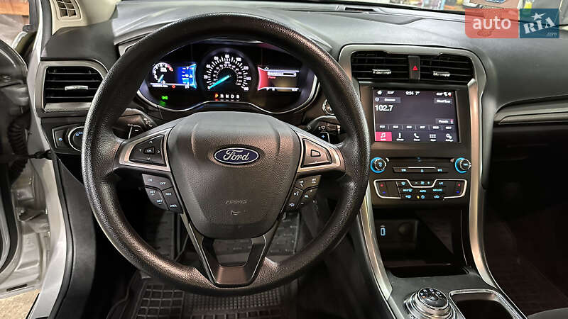 Седан Ford Fusion 2016 в Сквире