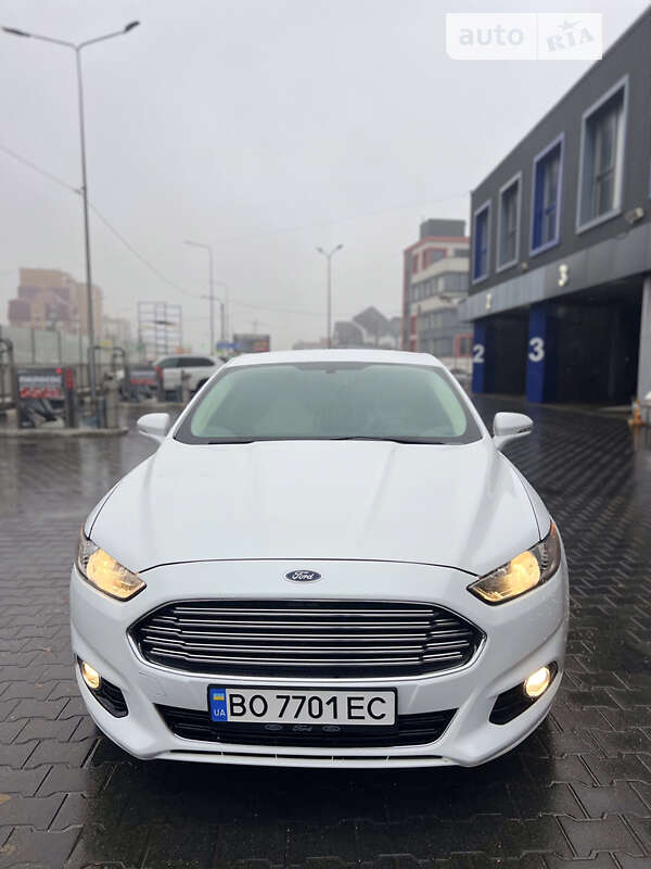 Седан Ford Fusion 2015 в Тернополі