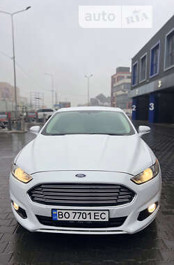 Седан Ford Fusion 2015 в Тернополі