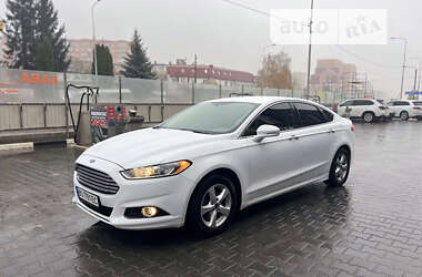 Седан Ford Fusion 2015 в Тернополі