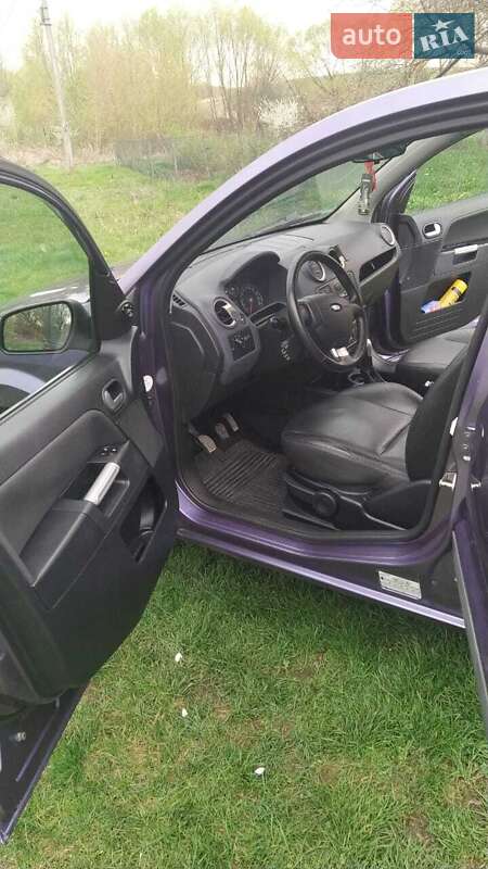 Хетчбек Ford Fusion 2005 в Тернополі