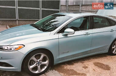 Седан Ford Fusion 2013 в Львові