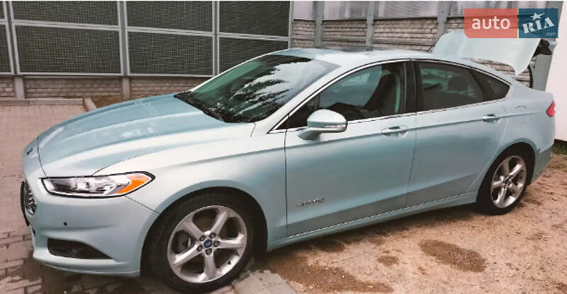 Седан Ford Fusion 2013 в Львове