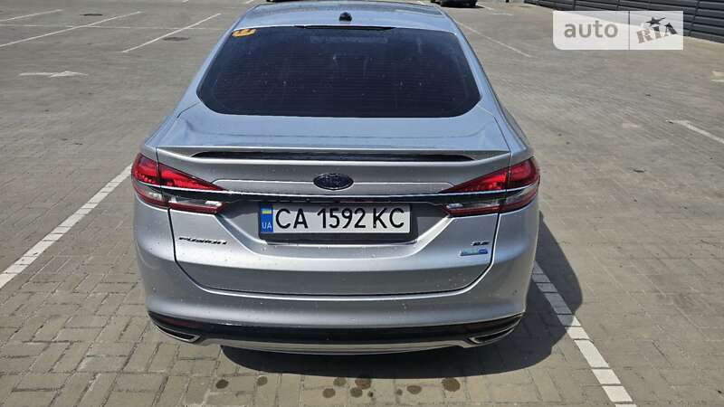 Седан Ford Fusion 2016 в Черкасах
