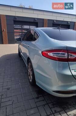 Седан Ford Fusion 2013 в 