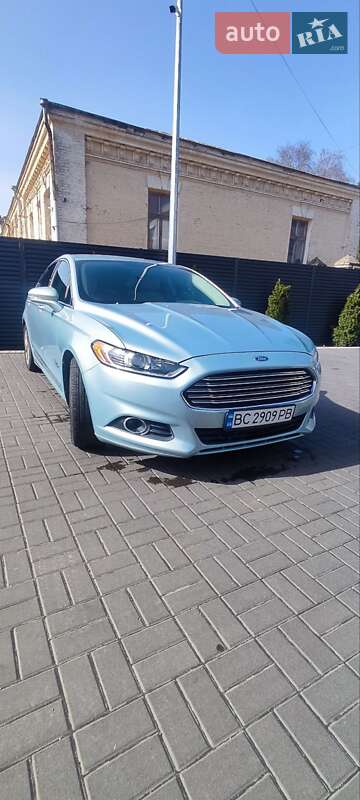 Седан Ford Fusion 2013 в 