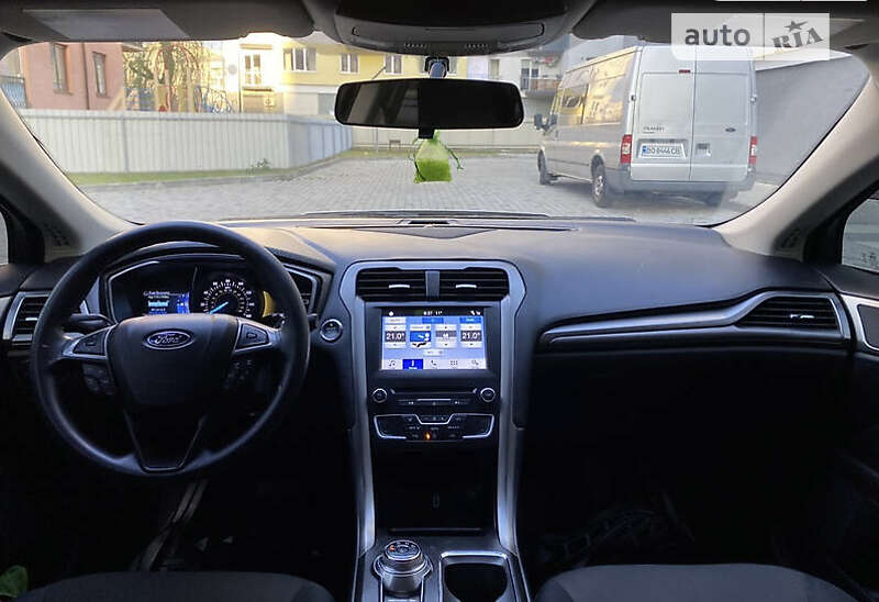 Седан Ford Fusion 2016 в Тячеве