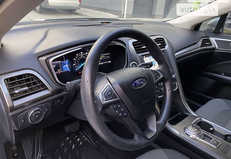 Седан Ford Fusion 2016 в Тячеве