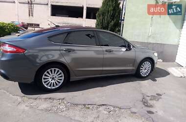 Седан Ford Fusion 2014 в 