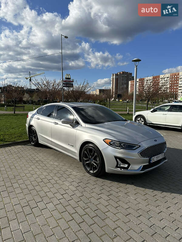 Седан Ford Fusion 2018 в Львове