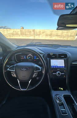 Седан Ford Fusion 2018 в Львове