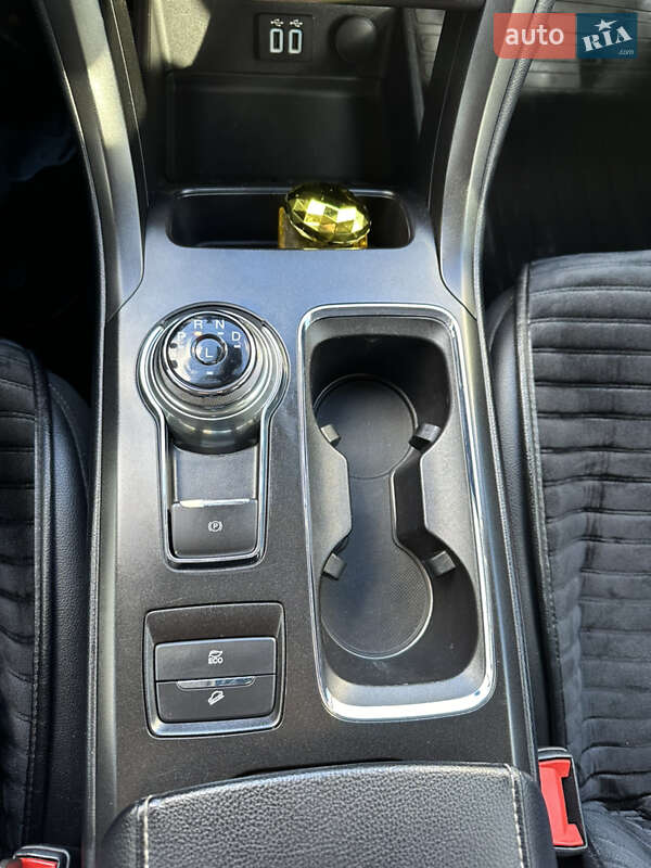 Седан Ford Fusion 2018 в Львове