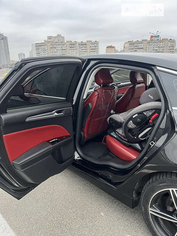 Седан Ford Fusion 2015 в Києві