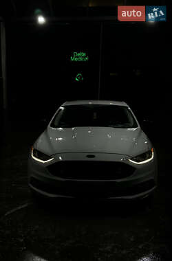 Седан Ford Fusion 2017 в 