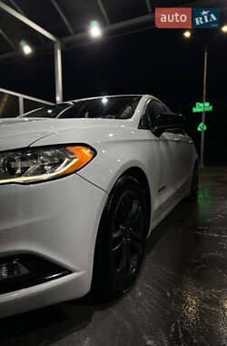 Седан Ford Fusion 2017 в 