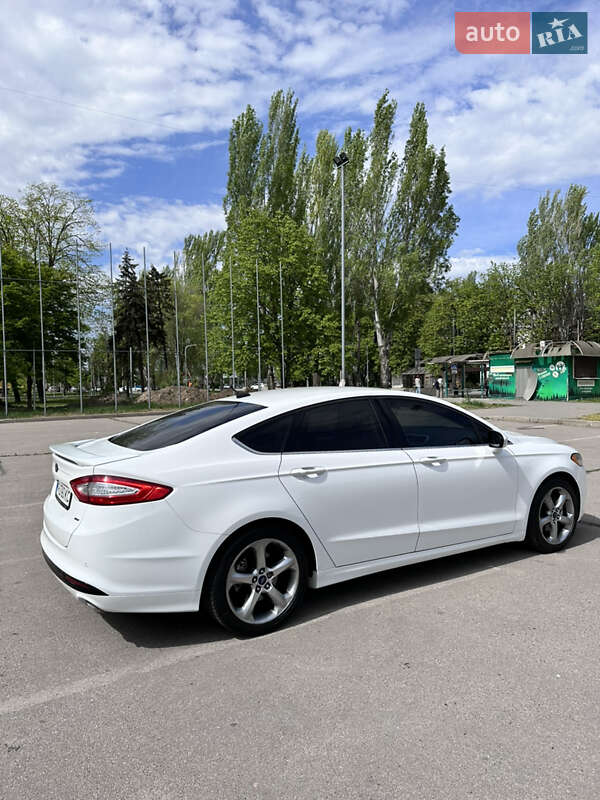 Седан Ford Fusion 2015 в Запоріжжі