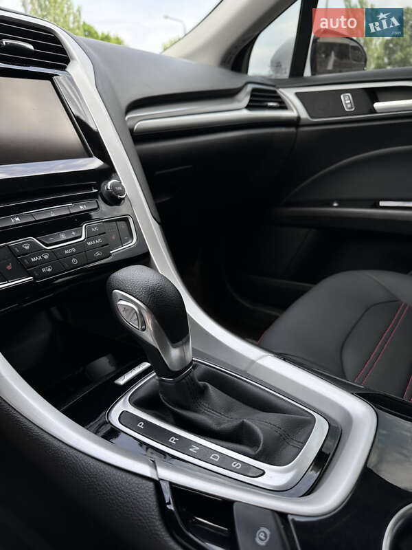 Седан Ford Fusion 2015 в Запоріжжі