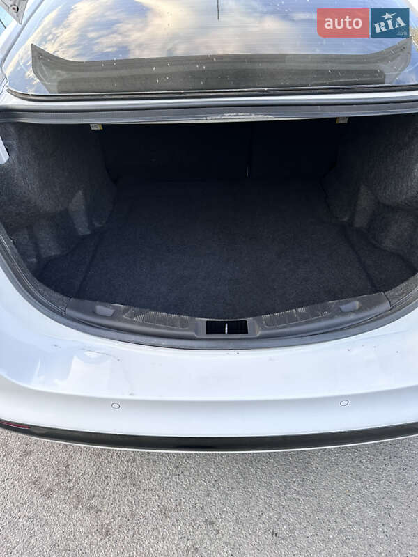 Седан Ford Fusion 2015 в Запоріжжі