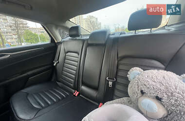 Седан Ford Fusion 2017 в 