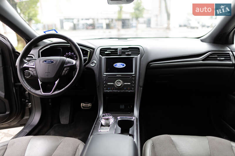 Седан Ford Fusion 2017 в Одесі