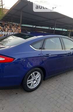 Седан Ford Fusion 2015 в Львові