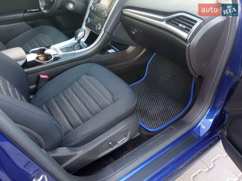 Седан Ford Fusion 2015 в Львове