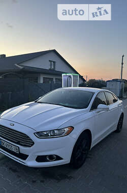 Седан Ford Fusion 2014 в Рівному