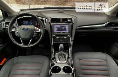 Седан Ford Fusion 2013 в Одесі