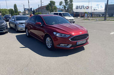 Седан Ford Fusion 2016 в 