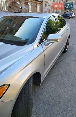 Седан Ford Fusion 2015 в 