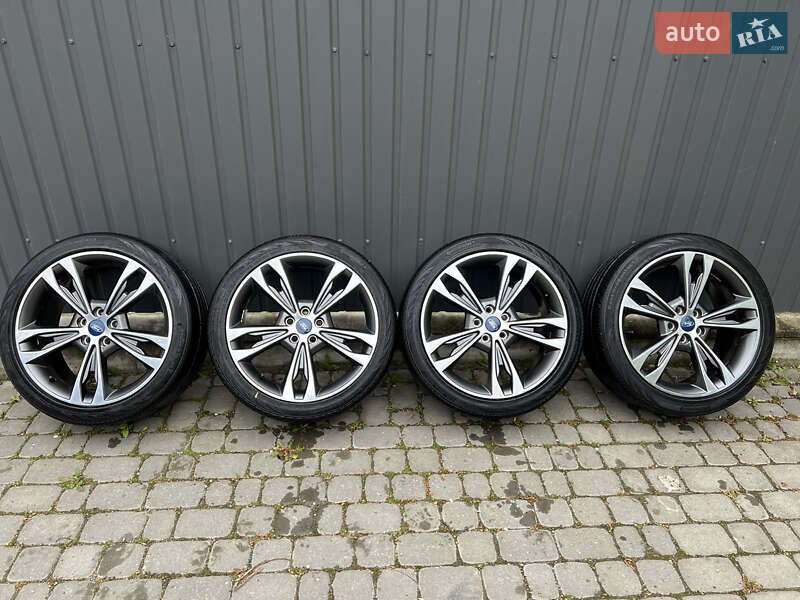 Седан Ford Fusion 2018 в Львове