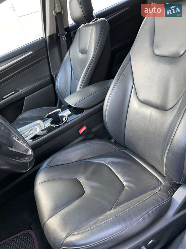 Седан Ford Fusion 2013 в Дніпрі