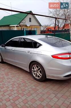 Седан Ford Fusion 2015 в 