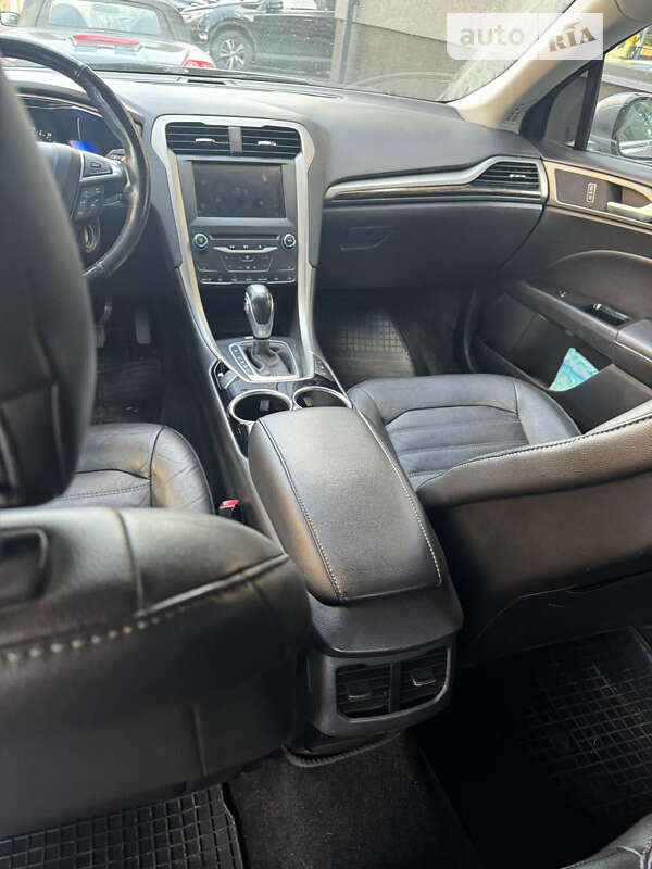 Седан Ford Fusion 2013 в Луцьку