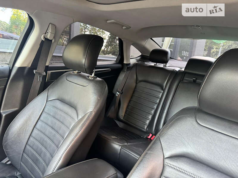 Седан Ford Fusion 2013 в Луцке