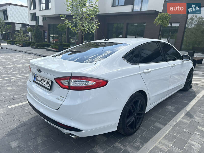 Седан Ford Fusion 2016 в Ужгороде