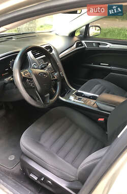 Седан Ford Fusion 2016 в Львові