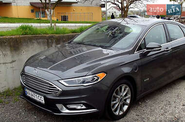 Седан Ford Fusion 2016 в 