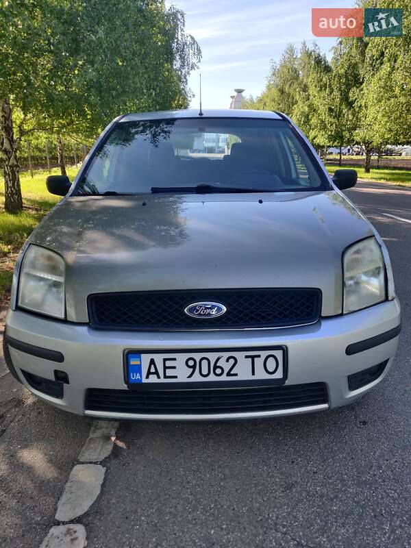 Хетчбек Ford Fusion 2005 в Підгородному