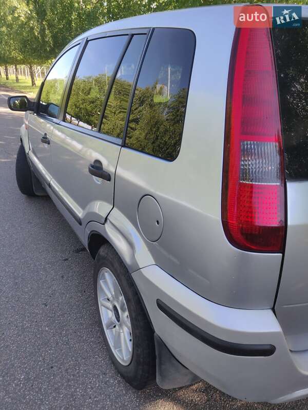 Хетчбек Ford Fusion 2005 в Підгородному